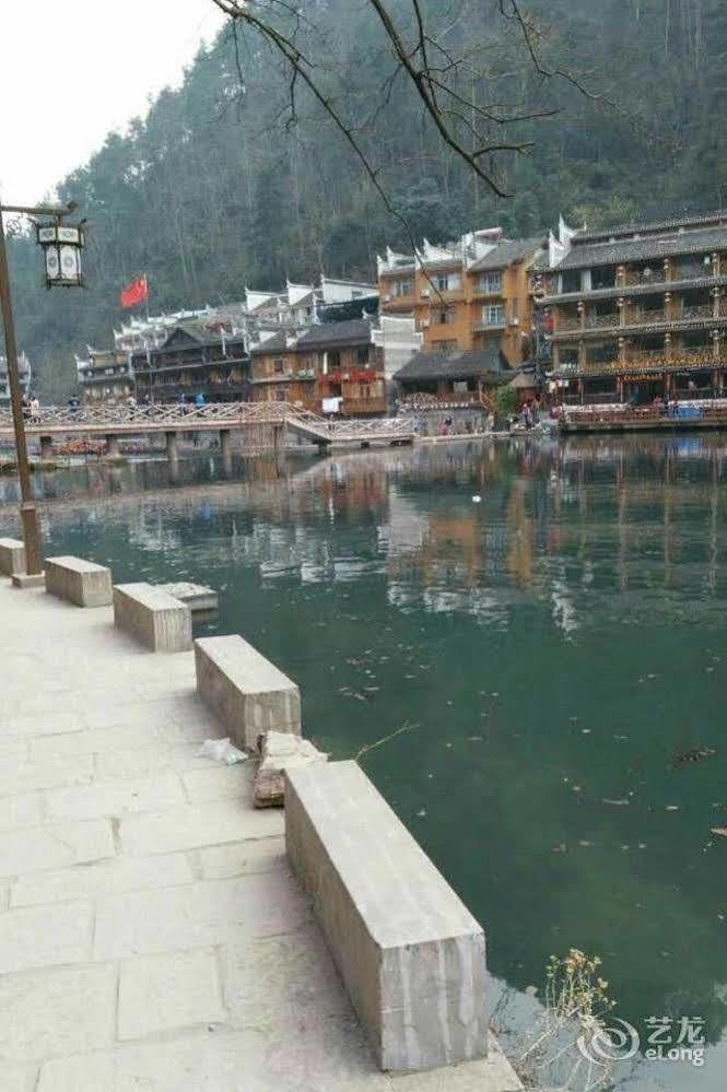 Fenghuang Waitin For You Inn Exterior foto
