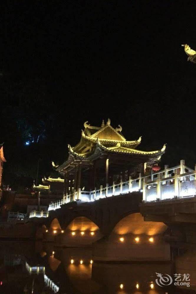 Fenghuang Waitin For You Inn Exterior foto